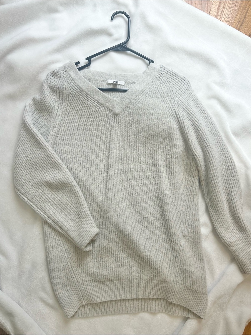 Uniqlo Light Beige Ribbed V-Neck Sweater